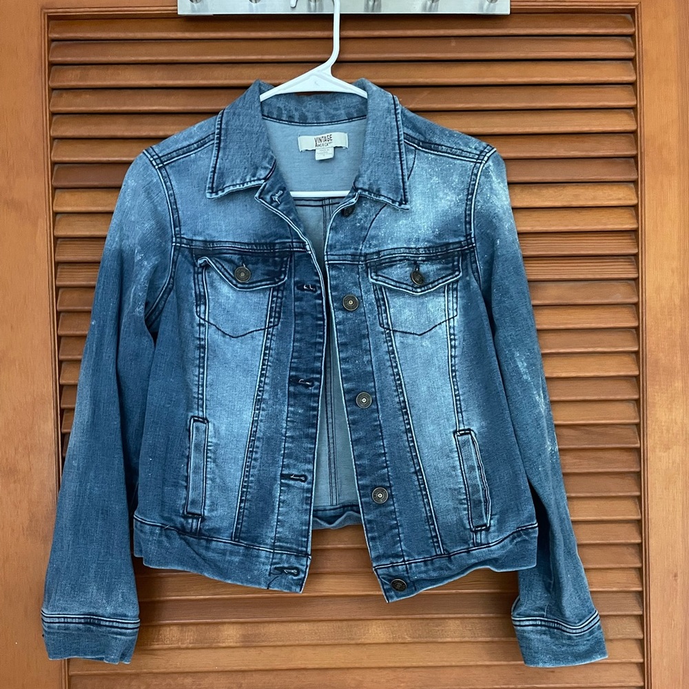 Distressed jean jacket - Picture 2 of 3